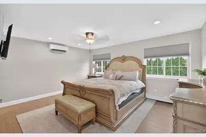 321 Lagoon Drive S, Copiague, NY 11726 - Photo 15