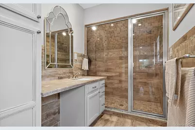 321 Lagoon Drive S, Copiague, NY 11726 - Photo 19