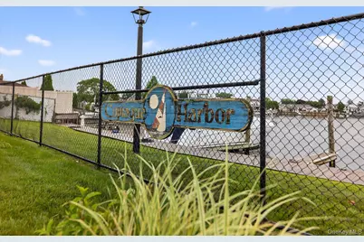 321 Lagoon Drive S, Copiague, NY 11726 - Photo 27