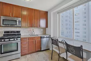 3333 Henry Hudson Pkwy, Bronx, NY 10463 - Photo 5