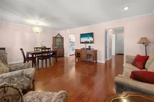 100 Baker Ct, Island Park, NY 11558 - Photo 19