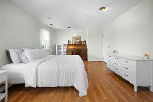 100 Baker Ct, Island Park, NY 11558 - Photo 23