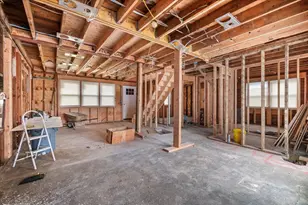 130 E Carmans Rd, Farmingdale, NY 11735 - Photo 9