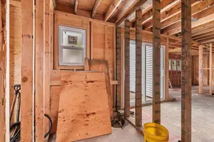 130 E Carmans Rd, Farmingdale, NY 11735 - Photo 5