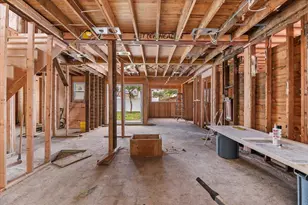 130 E Carmans Rd, Farmingdale, NY 11735 - Photo 17