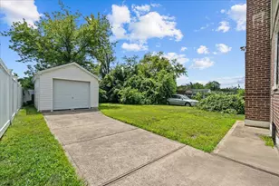 119-19 236th St, Cambria Heights, NY 11411 - Photo 13