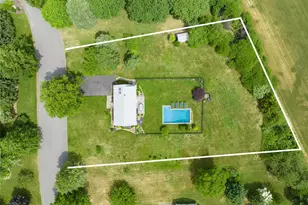 1030 Horseshoe Dr, Cutchogue, NY 11935 - Photo 3