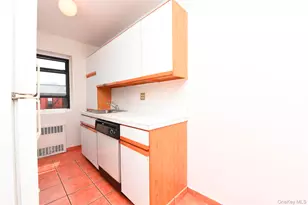 118-66 Metropolitan Ave, Kew Gardens, NY 11415 - Photo 15