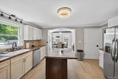 4 Myrtle Lane, Coram, NY 11727 - Photo 9