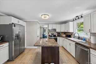 4 Myrtle Ln, Coram, NY 11727 - Photo 7