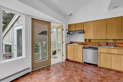 19 Clearland Road, Syosset, NY 11791 - Photo 11