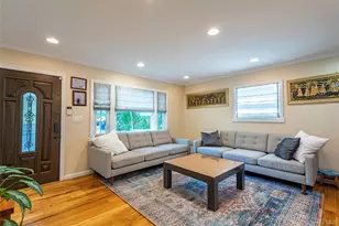 92 Manor Dr, Great Neck, NY 11020 - Photo 11