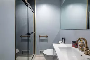 92 Manor Dr, Great Neck, NY 11020 - Photo 35