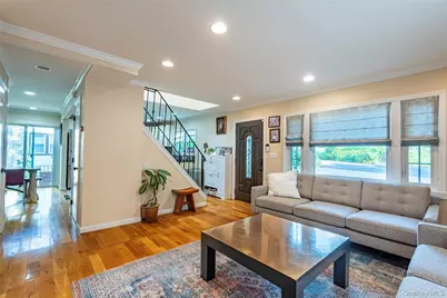 92 Manor Drive, Great Neck, NY 11020 - Photo 13