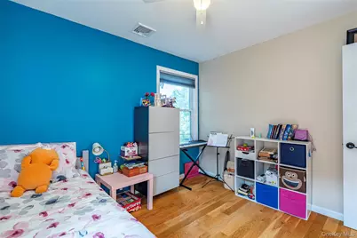 92 Manor Drive, Great Neck, NY 11020 - Photo 17