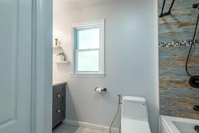 92 Manor Drive, Great Neck, NY 11020 - Photo 25