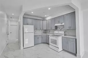 139-22 95th Ave, Jamaica, NY 11435 - Photo 17