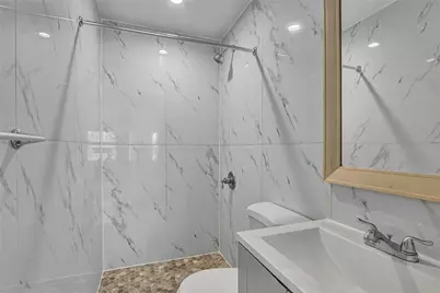 139-22 95 Avenue, Jamaica, NY 11435 - Photo 23