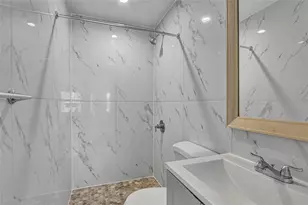 139-22 95th Ave, Jamaica, NY 11435 - Photo 23