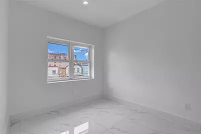 139-22 95 Avenue, Jamaica, NY 11435 - Photo 15