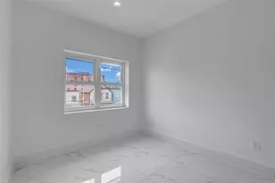 139-22 95th Ave, Jamaica, NY 11435 - Photo 15