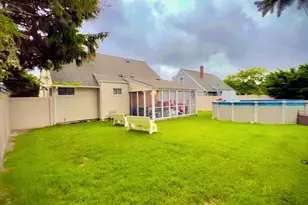 145 Dartmouth Dr, Hicksville, NY 11801 - Photo 3