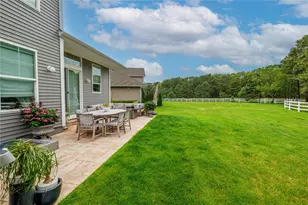 201 Belmont Cir, Yaphank, NY 11980 - Photo 23