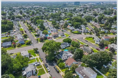 1815 Maurice Avenue, East Meadow, NY 11554 - Photo 17