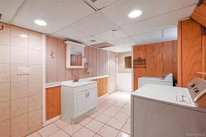 1815 Maurice Avenue, East Meadow, NY 11554 - Photo 21