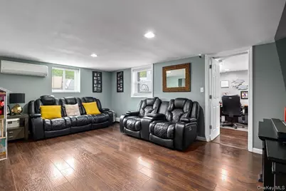 154 Mac Arthur Boulevard, Hauppauge, NY 11788 - Photo 21