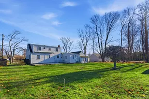 1547 Walt Whitman Rd, Melville, NY 11747 - Photo 21