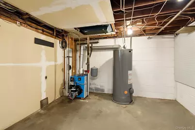 1547 Walt Whitman Road, Melville, NY 11747 - Photo 19