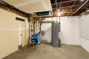 1547 Walt Whitman Rd, Melville, NY 11747 - Photo 19