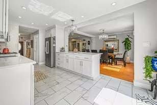 82-10 214th St, Hollis, NY 11427 - Photo 15