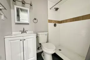 33 Princeton St, Bay Shore, NY 11706 - Photo 3