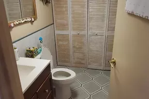 30 Chestnut Cir, New York, NY 10312 - Photo 17