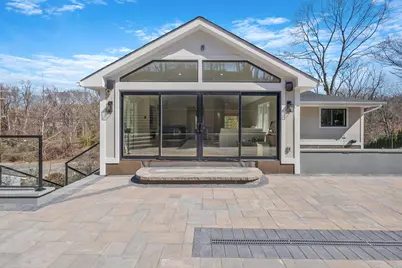 150 Sugar Toms Lane, East Norwich, NY 11732 - Photo 5