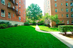 72-81 113th St, Forest Hills, NY 11375 - Photo 17