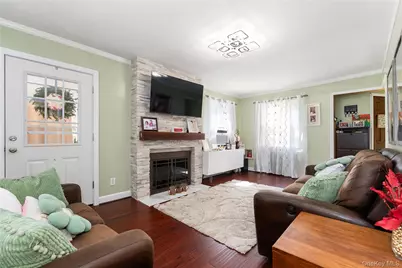 7 Mayfair Road, Baldwin, NY 11510 - Photo 5