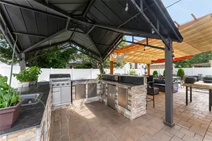 7 Mayfair Rd, Baldwin, NY 11510 - Photo 23