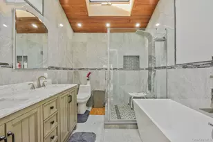 402 Johnson Ave, Bohemia, NY 11716 - Photo 13