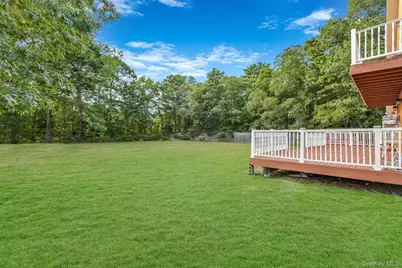 402 Johnson Avenue, Bohemia, NY 11716 - Photo 19