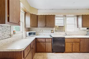 987 E 42nd St, Brooklyn, NY 11210 - Photo 11