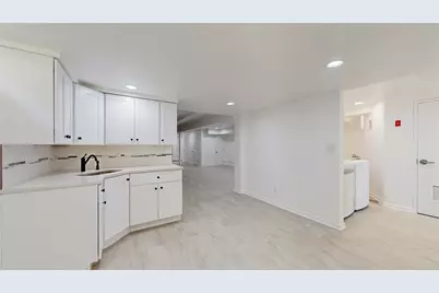 987 E 42nd Street, Brooklyn, NY 11210 - Photo 37