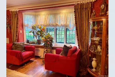 118 Highland Road, Glen Cove, NY 11542 - Photo 11