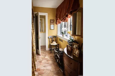 118 Highland Road, Glen Cove, NY 11542 - Photo 3