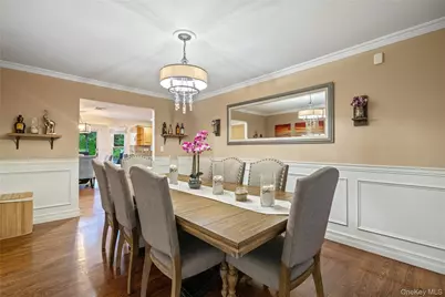 15 Victoria Court, Oakdale, NY 11769 - Photo 23