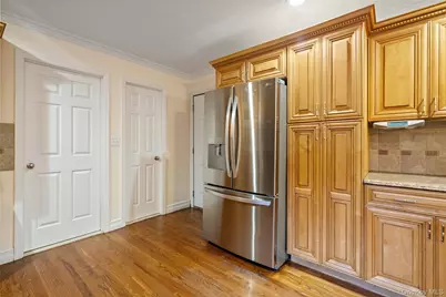 15 Victoria Court, Oakdale, NY 11769 - Photo 17