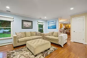 15 Victoria Ct, Oakdale, NY 11769 - Photo 11