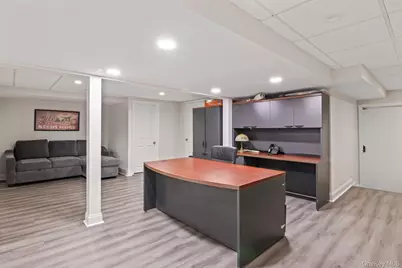 88 Dyke Road, Setauket, NY 11733 - Photo 17